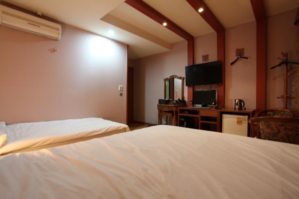 Monaco Hotel Jeju Quarto foto